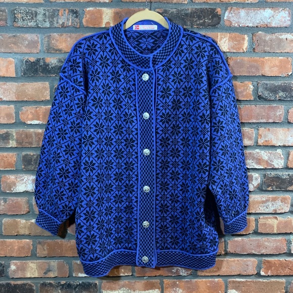 Vigdis Design Sweaters - Handmade in Norway Vigdis Design Fair Isle Sweater